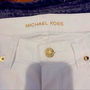 White Michael Kors Izzy white cropped skinny, size 6.